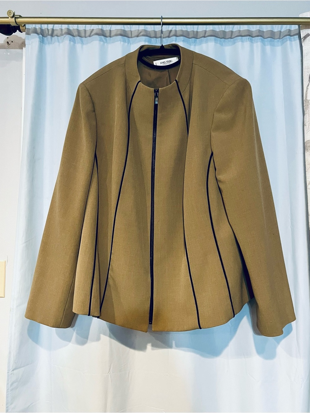 Jones Studio Separates, Woman’s 2X Tan Black Piping, Zip Front, Blazer Jacket